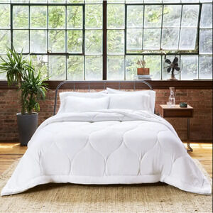 NEW! Buffy Cloud Comforter Twin XL White 300 Thread Count $145 msrp K2-1